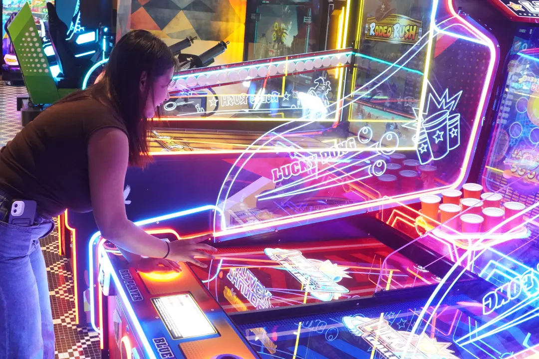 Lucky Pong ticket redemption game